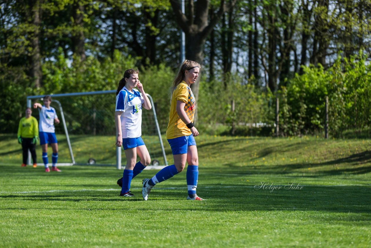 Bild 93 - B-Juniorinnen Bramstedter TS - SSV Hennstedt : Ergebnis: 3:7